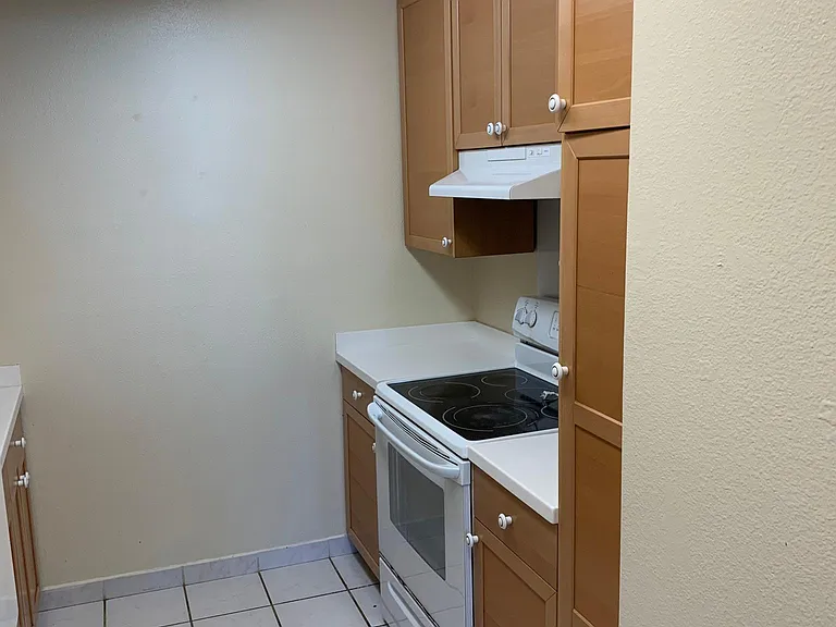 8036 Camino Kiosco — Photo 6