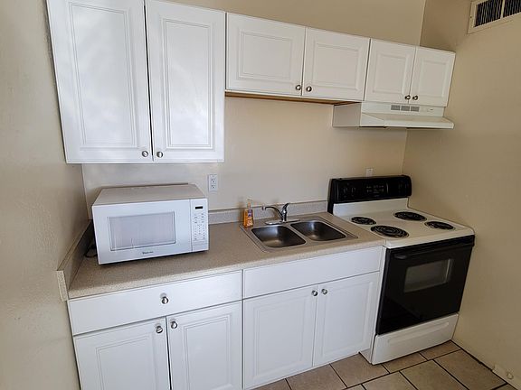 2nd image of 405 N Virginia St