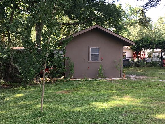 2nd image of 115 Baywood Dr