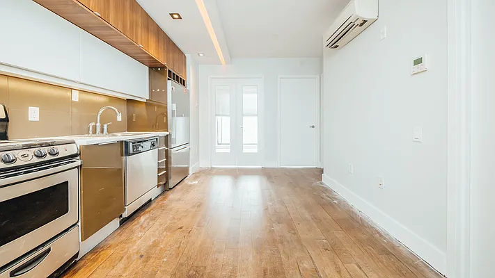 Rented by Nooklyn NYC LLC | media 25