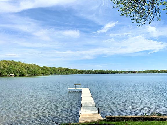 3rd image of 627 Shoreacres Dr