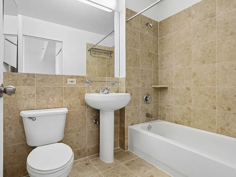 360 W 43rd St #S4D — Photo 14