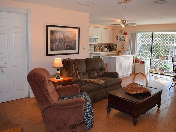 3rd image of 1414 Fox Run Dr