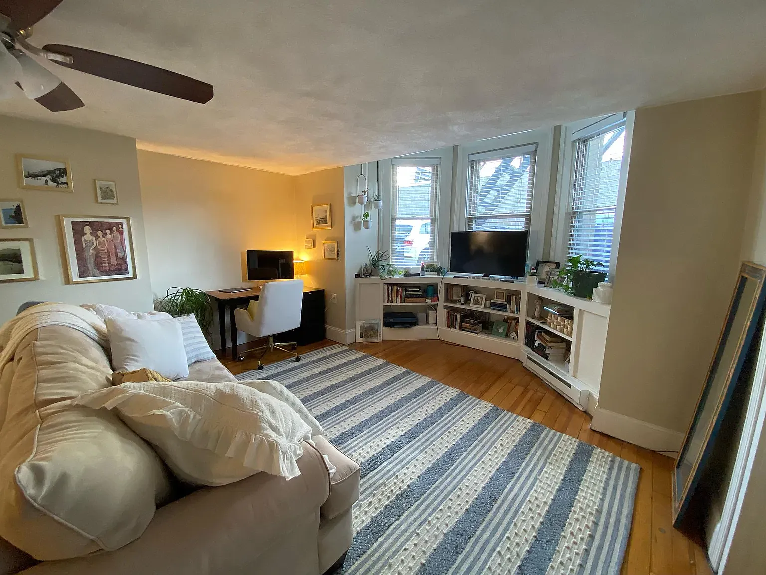 Studio, 450 sqft, $2,300 — Photo 2