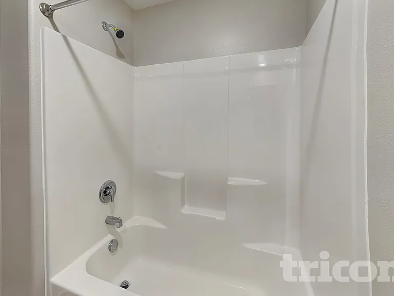 1225 Standing Oak Dr — Photo 11