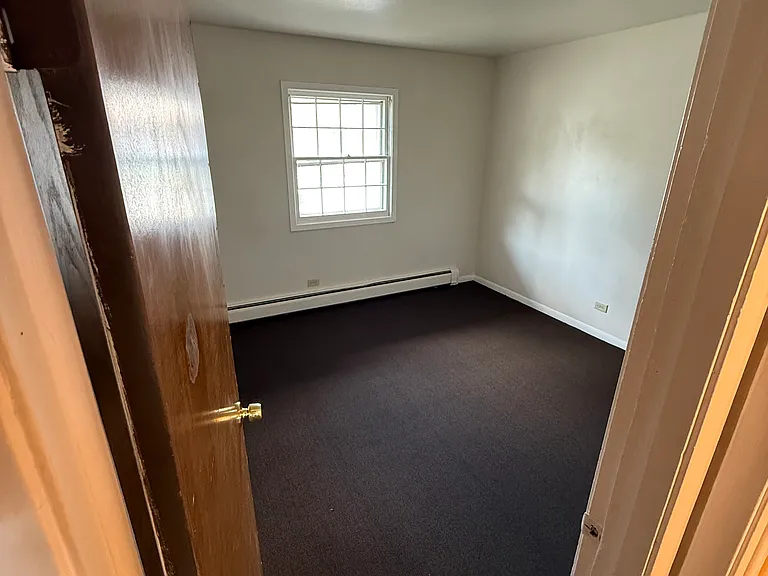 1585 Maple Ln — Photo 8