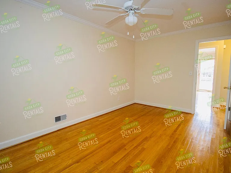 2829 Duncan St — Photo 16