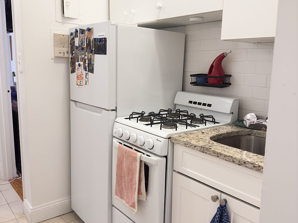 2nd image of 808 W End Ave APT 207