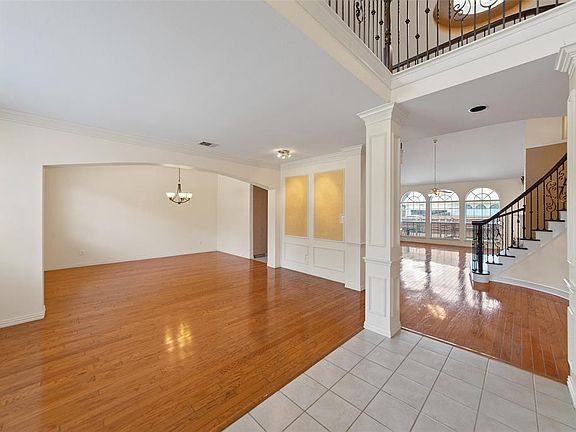 2nd image of 4401 Staten Island Dr