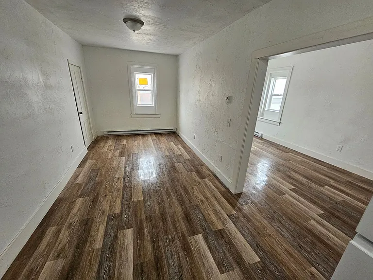 100 N Lake St — Photo 3