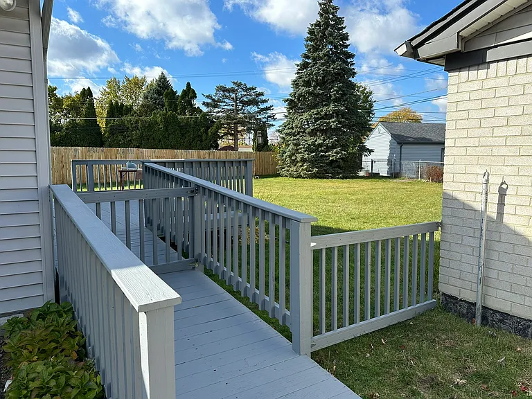 12401 Lyford Dr — Photo 27