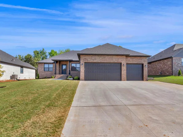 2133 N Silver Charm Avenue, Springfield, MO 65802