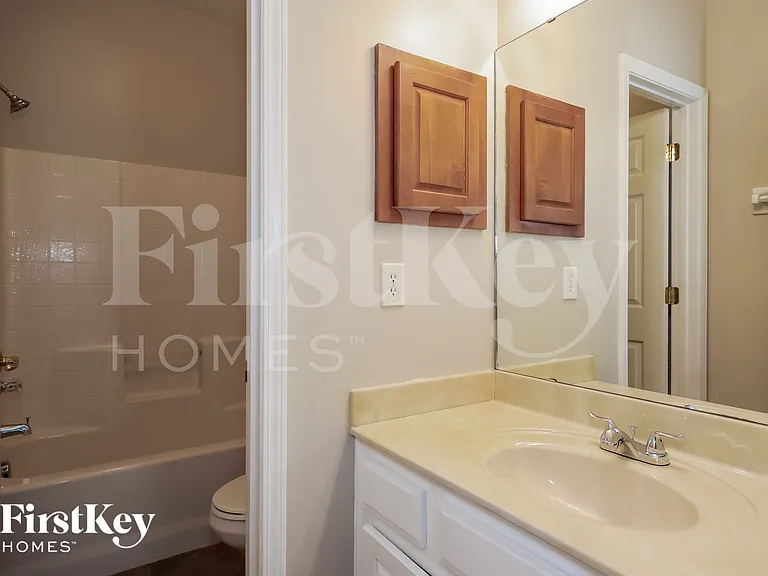 1559 Majestic View Ln — Photo 13