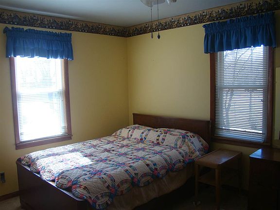 3rd image of 111 Westend St