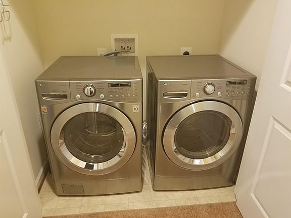 4th image of 327 Woodstream Blvd #1