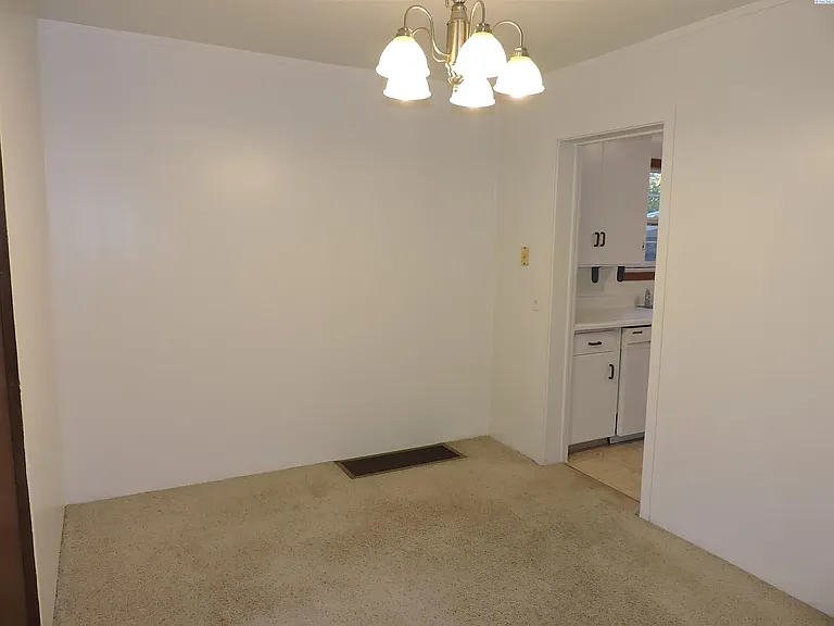 1714 Hunt Ave — Photo 13