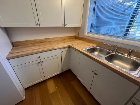 Dudley Creek Apartments, 445-447 Dudley Creek Rd Unit 5, Gatlinburg, TN 37738