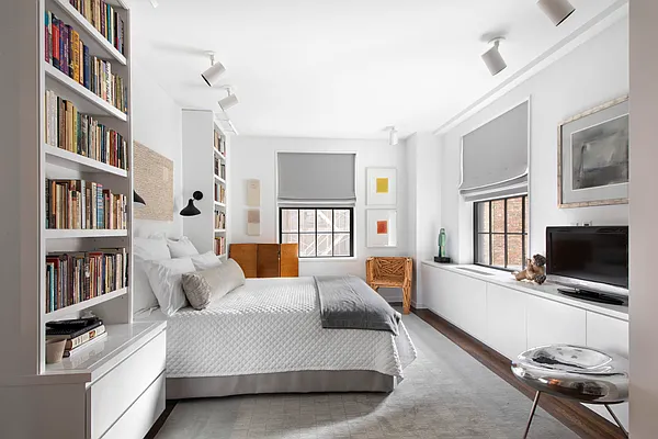 Sold by Corcoran | media 21