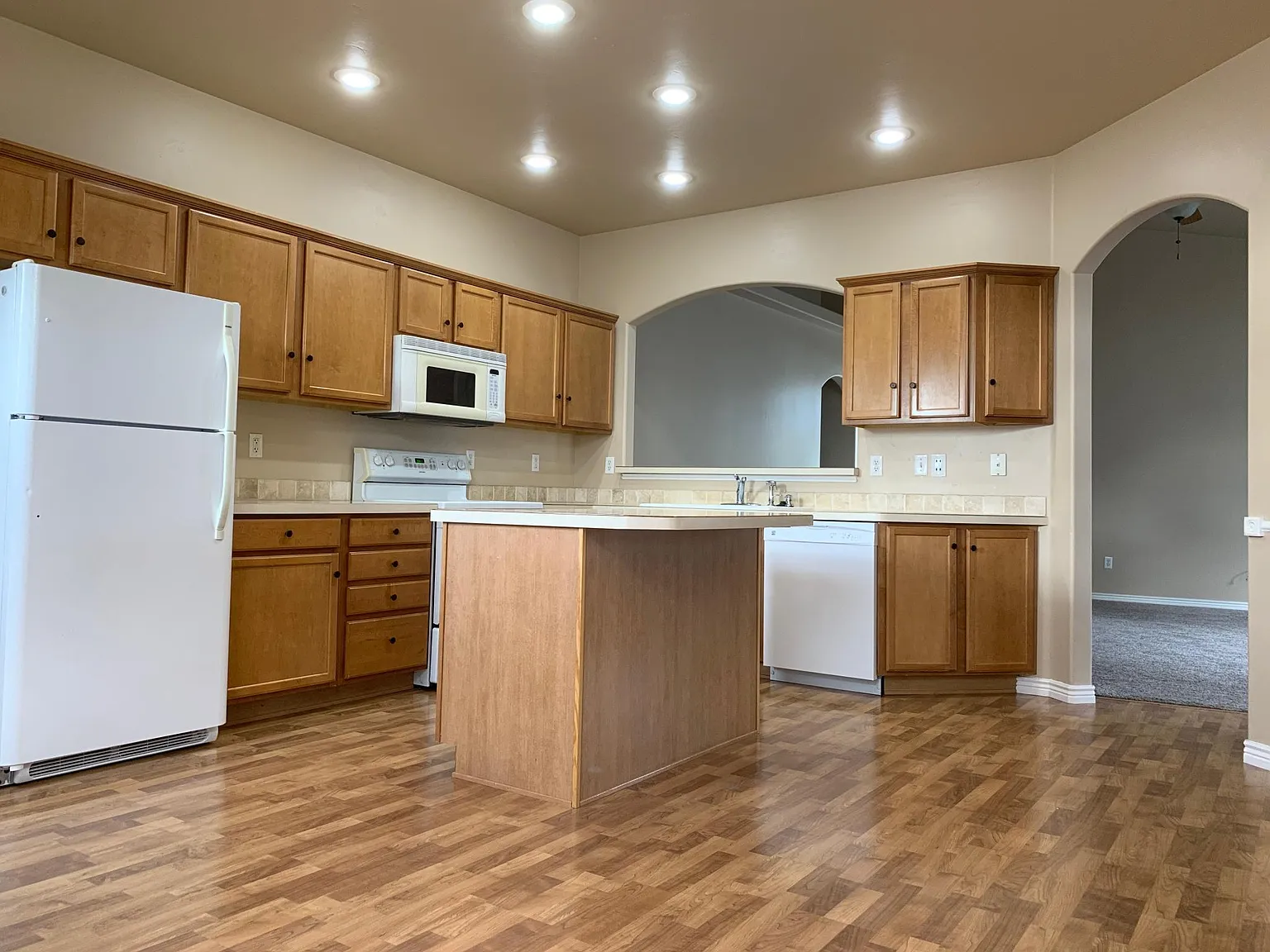 1504 Anny Dr E — Photo 4