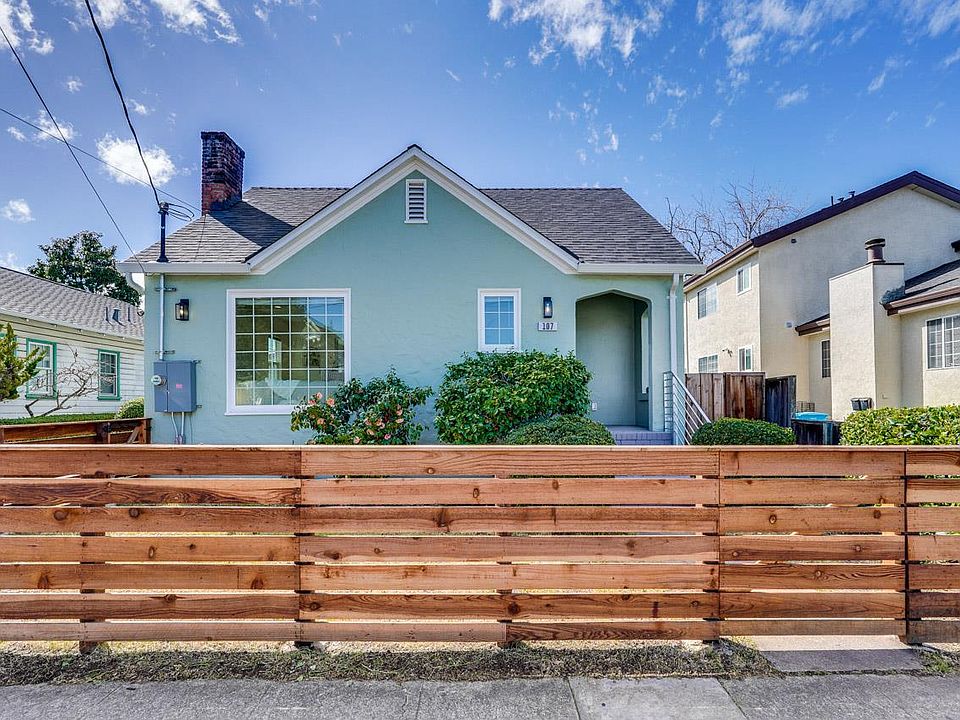 1st image of 107 N Delaware St