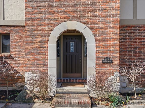 3rd image of 1119 Birchton Pl