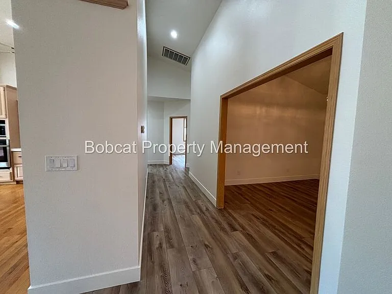 1300 Bridle Way — Photo 27