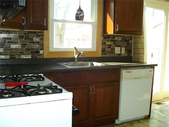 3rd image of 149 Bering Ave