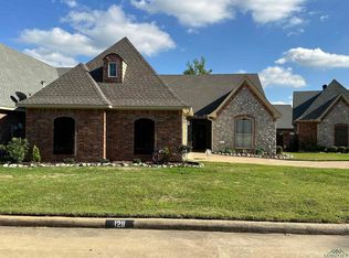 1211 Cobblestone Ct, Carthage, TX 75633
