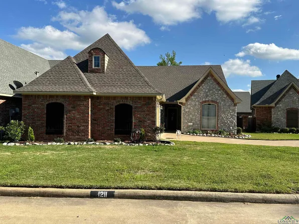 1211 Cobblestone Ct, Carthage, TX 75633
