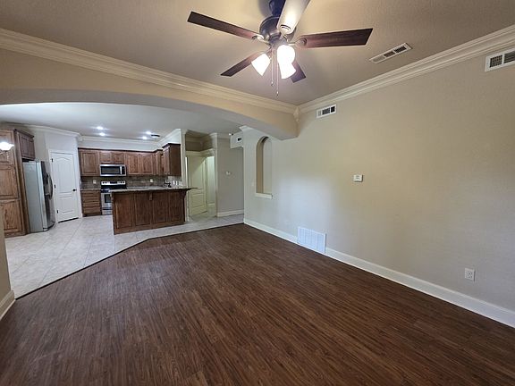 3rd image of 605 NW 17th Ct