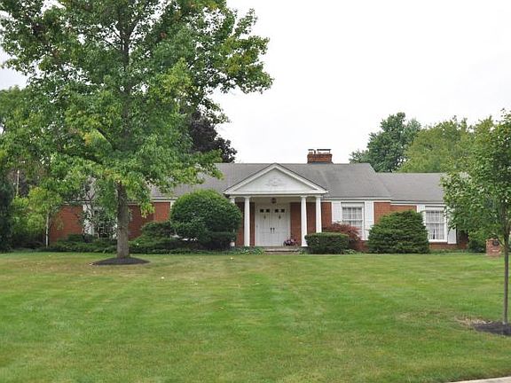 2nd image of 3819 Hillview Dr