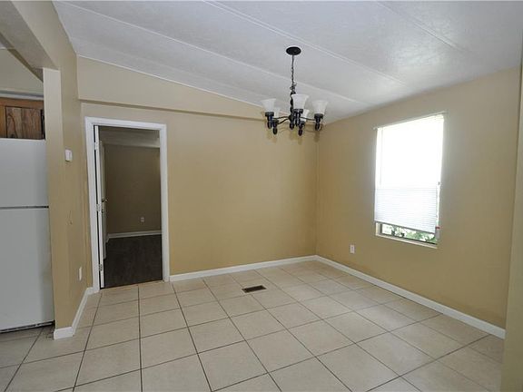 4th image of 6556 W Park Dr