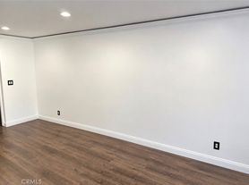 624 S Sullivan St, Santa Ana, CA