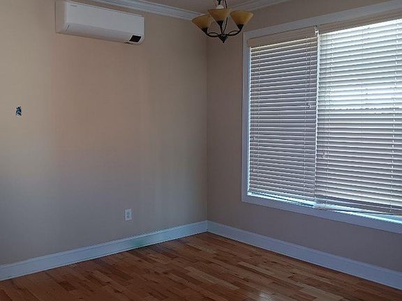 2nd image of 201 Wall St APT F