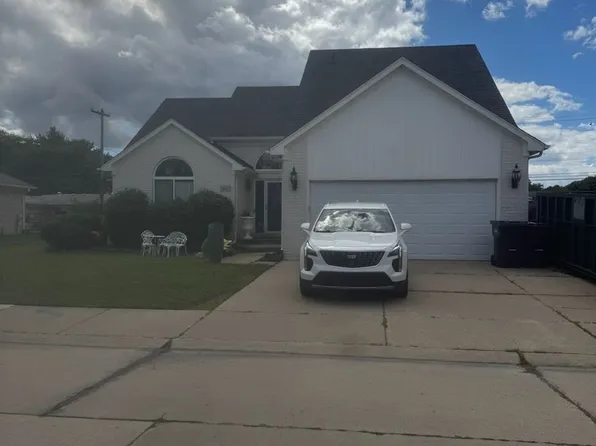 36427 Cecilia Dr, Sterling Heights, MI 48312