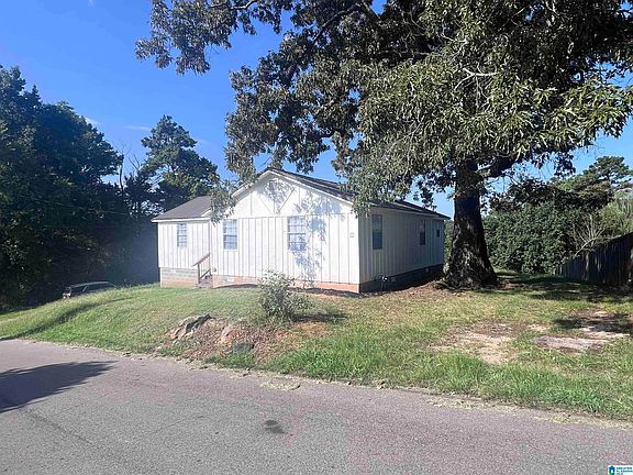 4th image of 4718 Century St