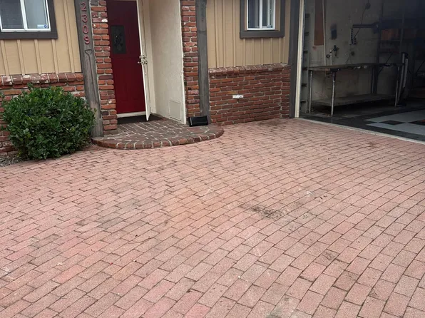 2309 Laramore Ln, Santa Ana, CA 92706