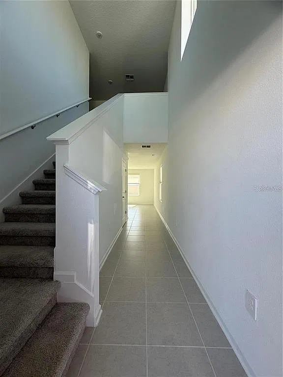 4 bed, 2.5 bath, 1874 sqft, $2,300 — Photo 4