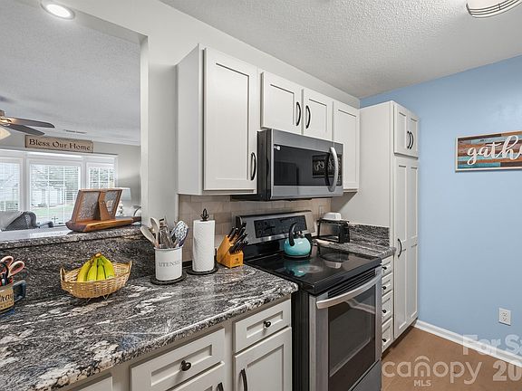 4th image of 21153 Cold Spring Ln