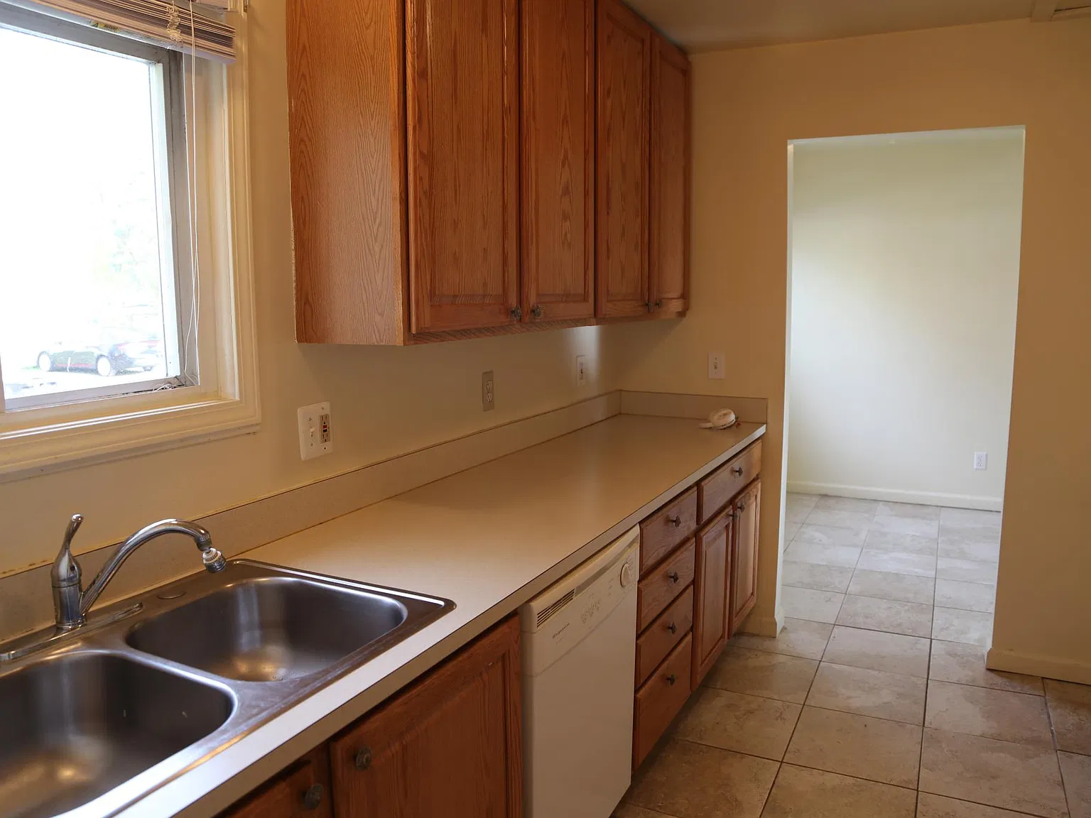 1 bed, 550 sqft, $795 — Photo 2