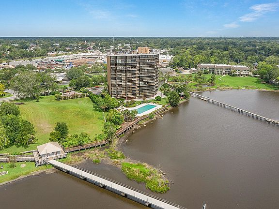 4th image of 4401 Lakeside Dr #1001/