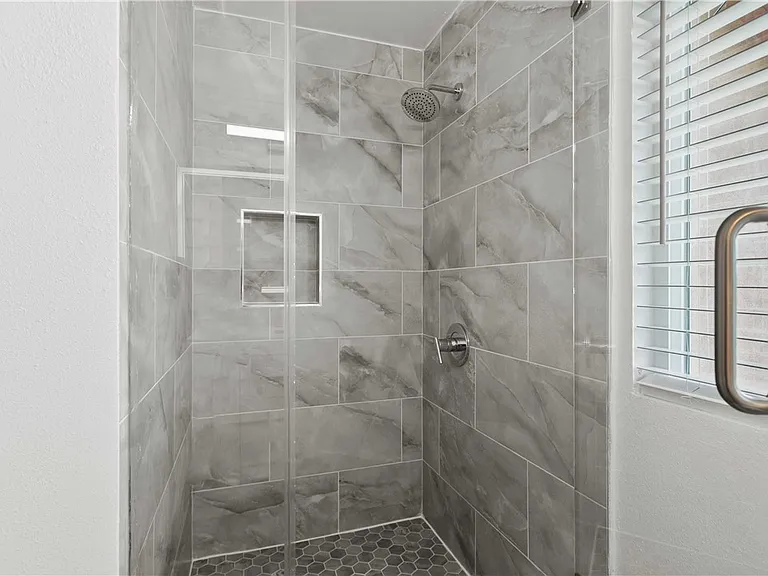 24282 Sunnybrook Cir — Photo 20