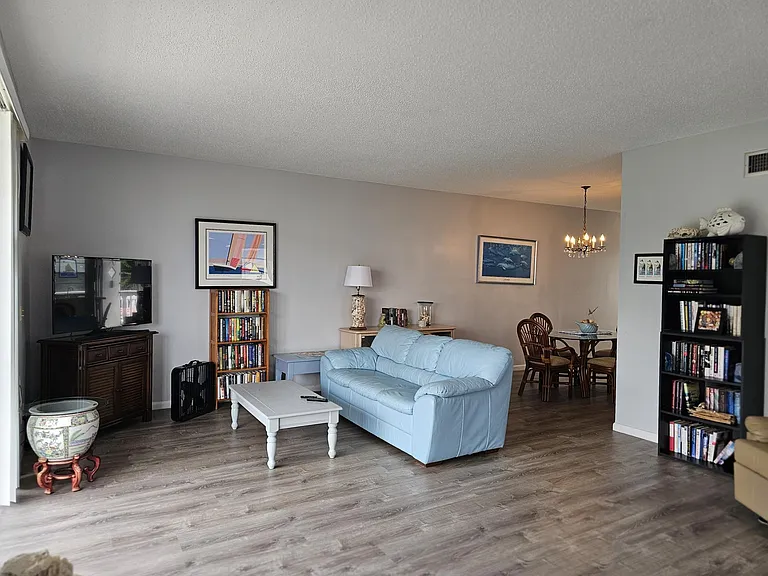 17 S Lakeside Dr #4 — Photo 11