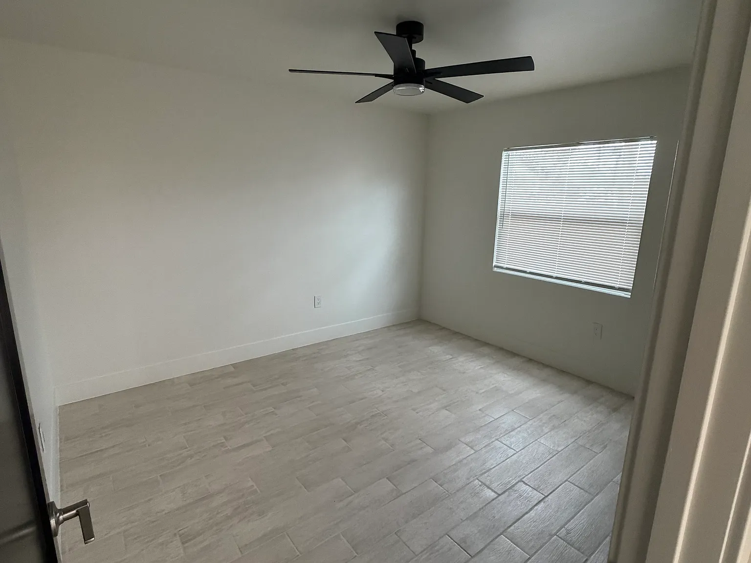 2 bed, 900 sqft, $1,800 — Photo 4