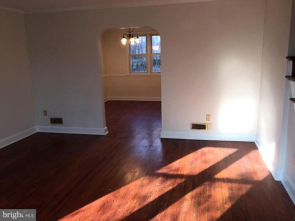 4th image of 2719 W 6th St