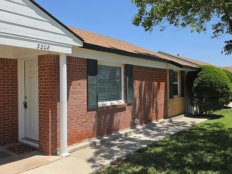 3208 W Kansas Ave — Photo 2