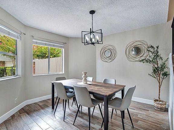 2nd image of 604 CHESTNUT OAK CIRCLE #106
