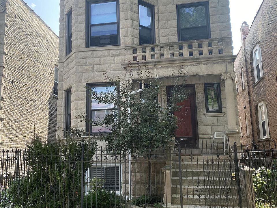 Great stoop to enjoy coffee in the morning