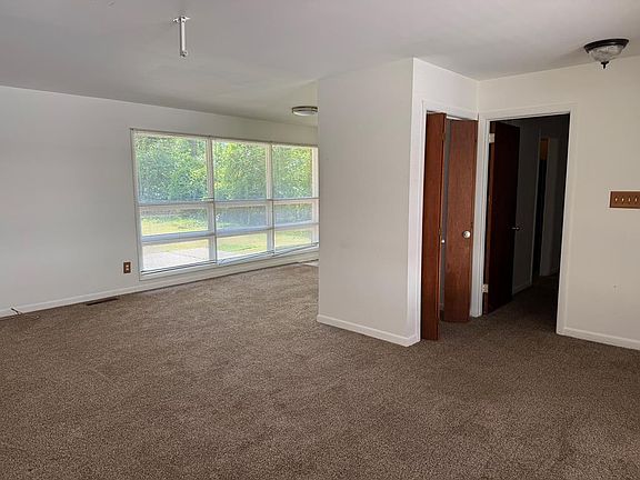 5th image of 2312 Whispering Pines Rd