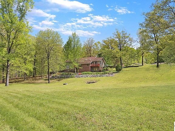 3rd image of 33 Buttercup Dr